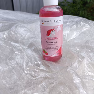 unicorn champoo aarbeien geur